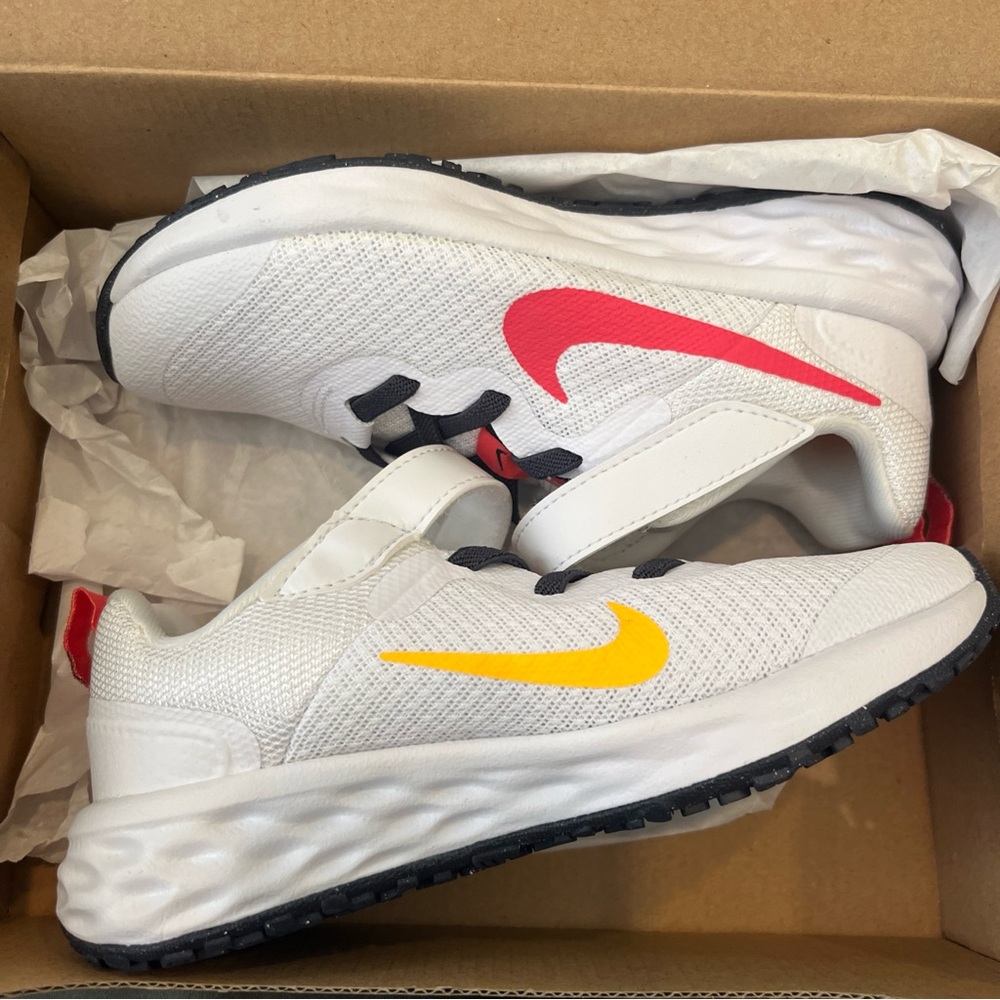 Nike Revolution 6 NN DD1095 101 size 12c girls